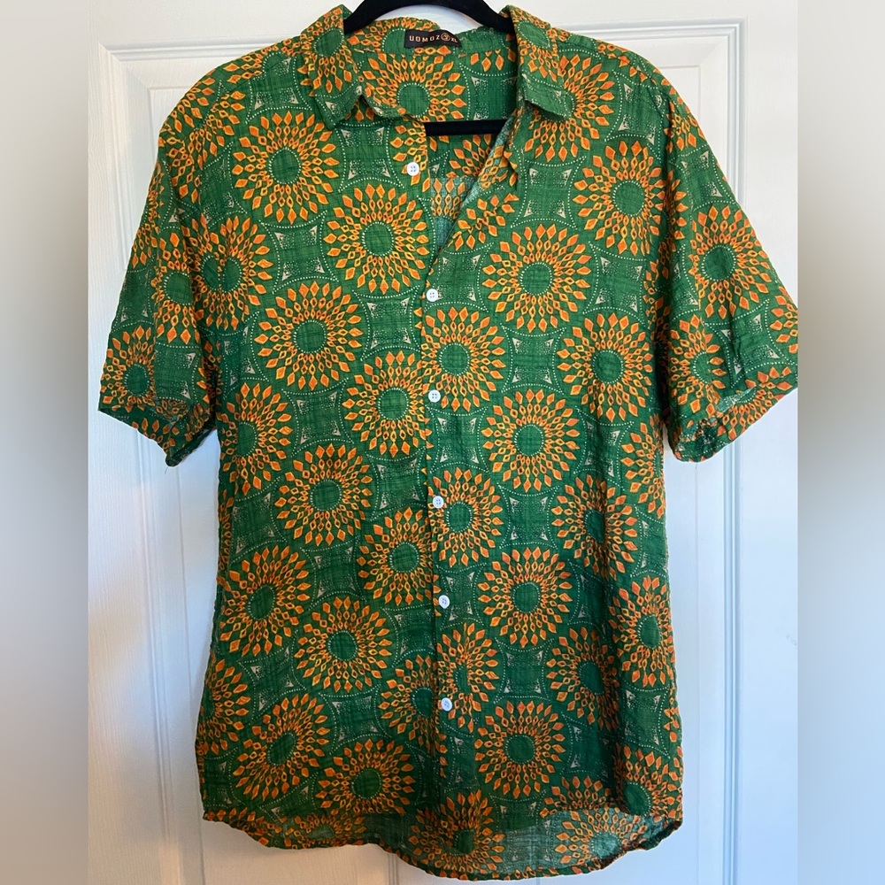 UOMOZ Green Patterned Sleeveless Button Up